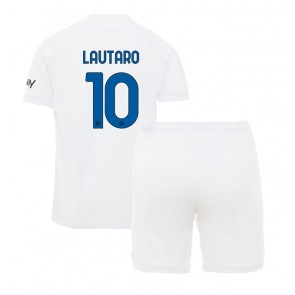 Inter Milan Lautaro Martinez #10 babykläder Bortatröja barn 2023-24 Korta ärmar (+ Korta byxor)